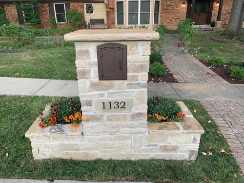 Hardscaping - Mailbox Planter 1